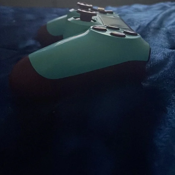 PS4 controller - Picture 4 of 4